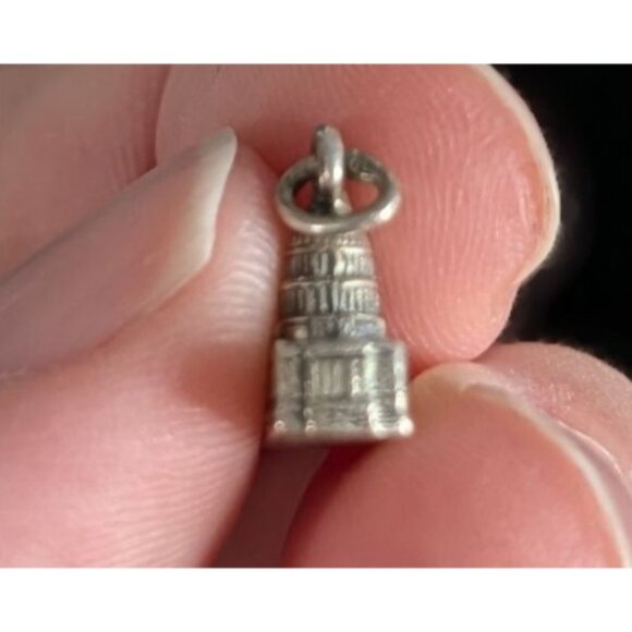 US Capitol Building Silver Charm Pendant - Picture 12 of 14